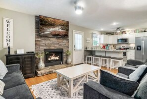 TV connectée, cheminée, jeux vidéo