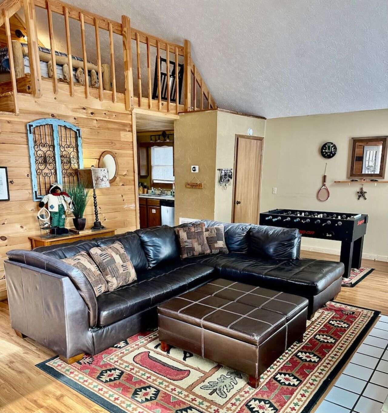 Smart TV, chimenea y futbolito 