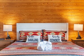 3 habitaciones, escritorio, tabla de planchar con plancha y wifi gratis 