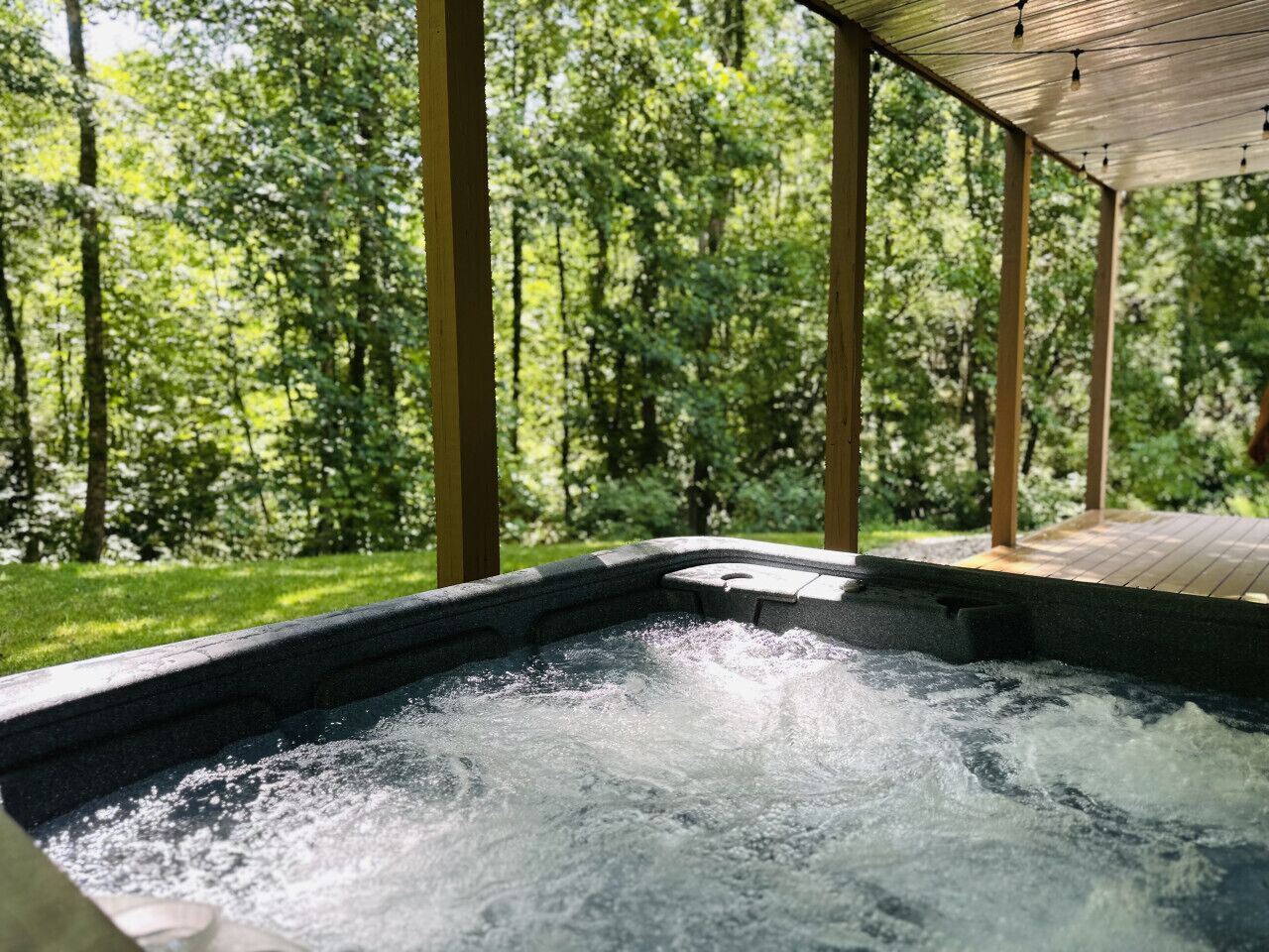 Outdoor spa tub