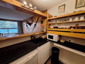 Refrigerador, microondas, horno y lavavajillas 