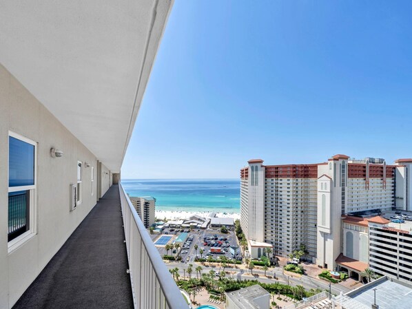 Condo, Multiple Beds (Laketown Wharf 1933) | Property grounds