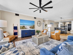 Apartment, Mehrere Betten (Hidden Dunes 704) | Wohnbereich
