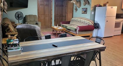 Enjoy the countryside while being 30 min from the Missouri River