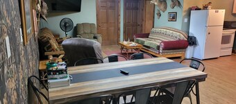 Enjoy the countryside while being 30 min from the Missouri River