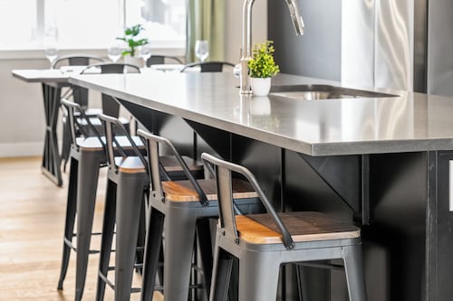 Cowboy Chalet SE, AC, Games, King Bed, 20 min to Down Town