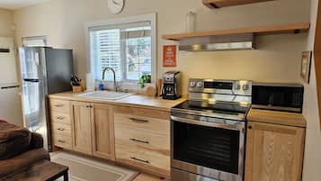 Micro-ondes, four, plaque de cuisson