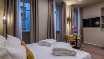 Deluxe-Zimmer | Schreibtisch, laptopgeeigneter Arbeitsplatz, kostenloses WLAN