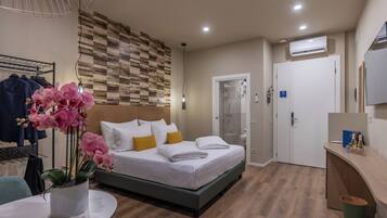 Camera Comfort | Una scrivania, postazione laptop, Wi-Fi gratuito