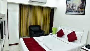 Skrivebord, skrivebord for bærbar PC og wi-fi (inkludert)