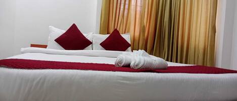 Chambre Standard double | Bureau, espace de travail pour ordinateurs portables