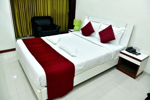 Deluxe-Doppelzimmer | Schreibtisch, laptopgeeigneter Arbeitsplatz, kostenloses WLAN