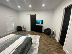 4 chambres, fer et planche à repasser, Wi-Fi, draps fournis