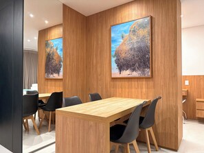Deluxe Apartment, Balcony, City View | Private kitchen