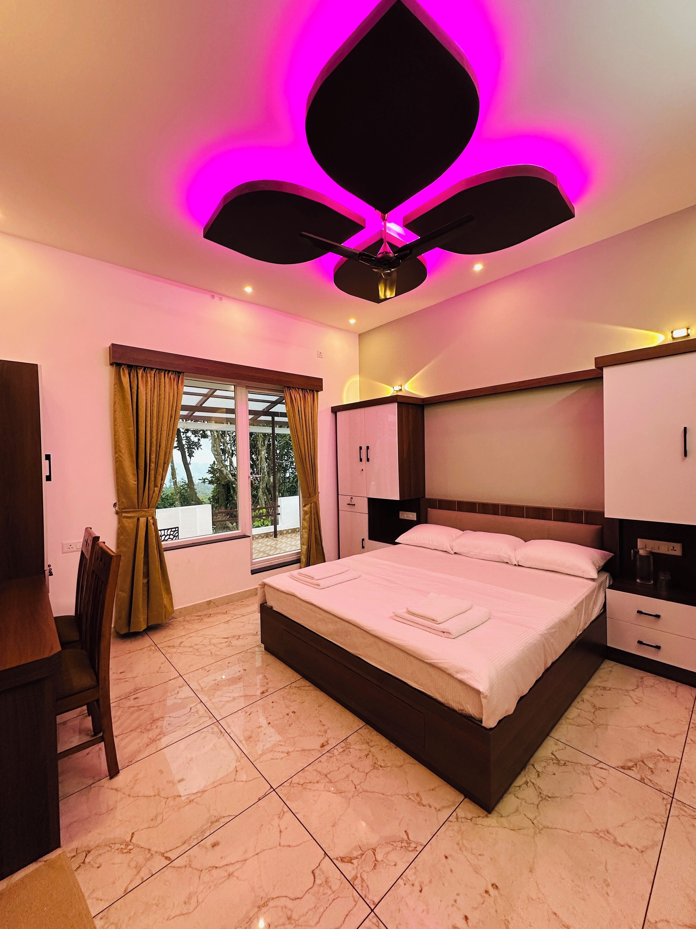 4 chambres, fer et planche à repasser, Wi-Fi gratuit, draps fournis