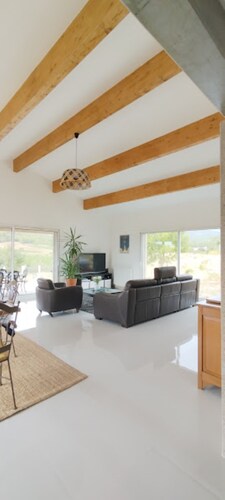 Villa in the Minervois, Private pool/Air conditioning/WiFi
Panoramic view