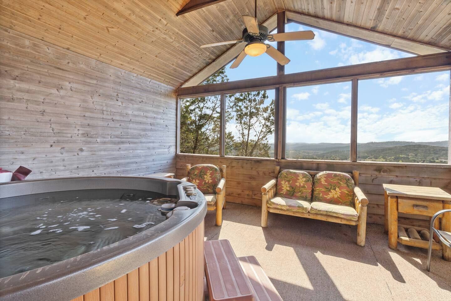 Outdoor spa tub