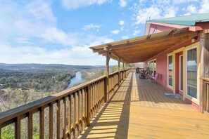 Terrace/patio - River Views, Hot Tub, Sleeps 10! (Carroll County)