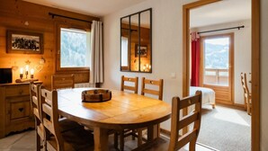 Unclassified image, 3 of 19, button - 1st floor, view mountain, balcony, tv, ski locker, 73m², La Clusaz (La Clusaz)