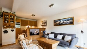 Unclassified image, 5 of 19, button - 1st floor, view mountain, balcony, tv, ski locker, 73m², La Clusaz (La Clusaz)