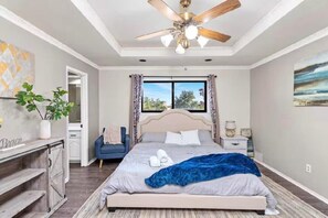 3 bedrooms, iron/ironing board, WiFi, bed sheets