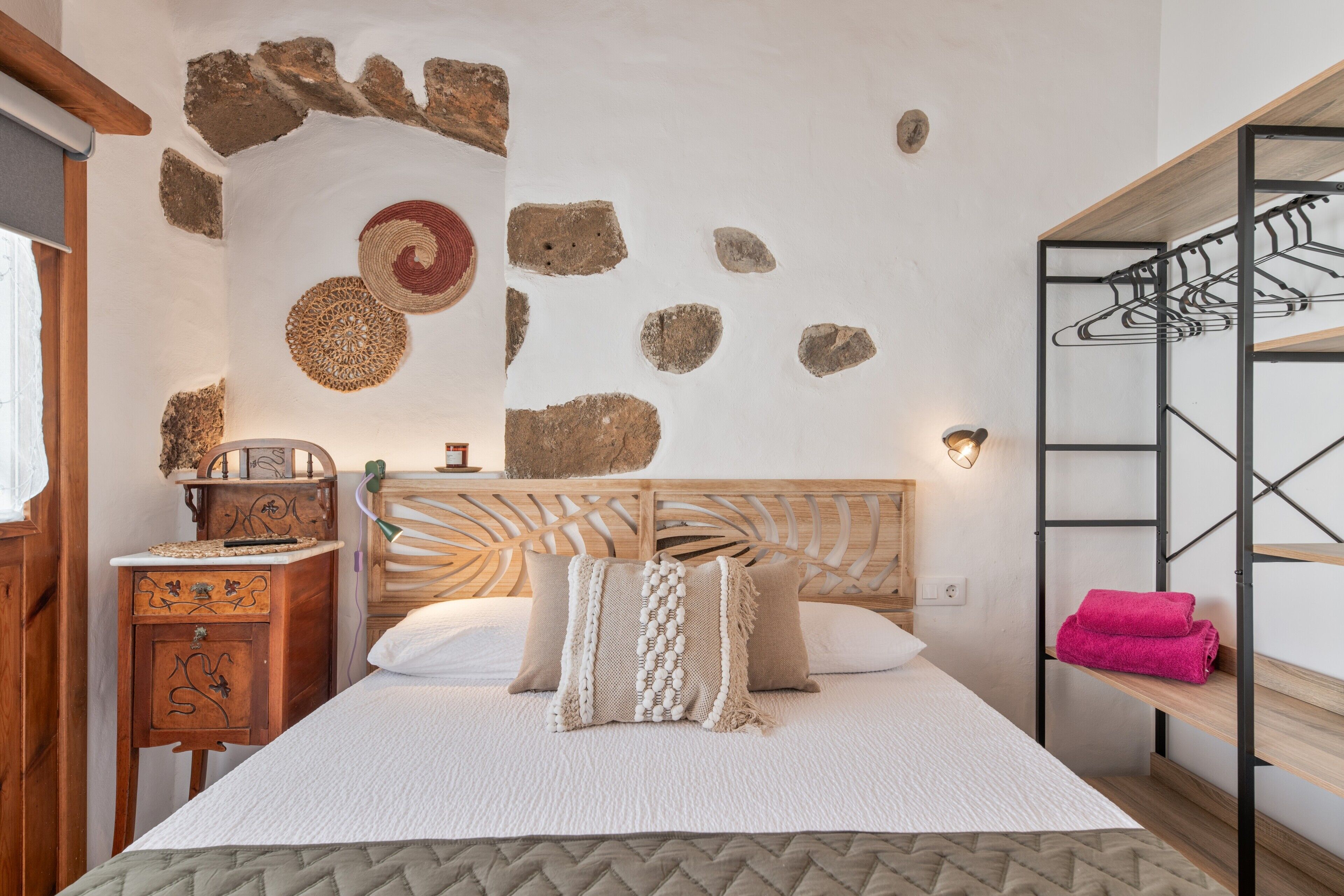 1 camera, Wi-Fi, lenzuola