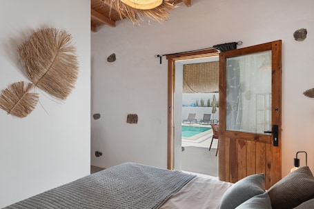 1 bedroom, WiFi, bed sheets. Haría Holidays with Mountain Views, Shared Pool and Wi-Fi