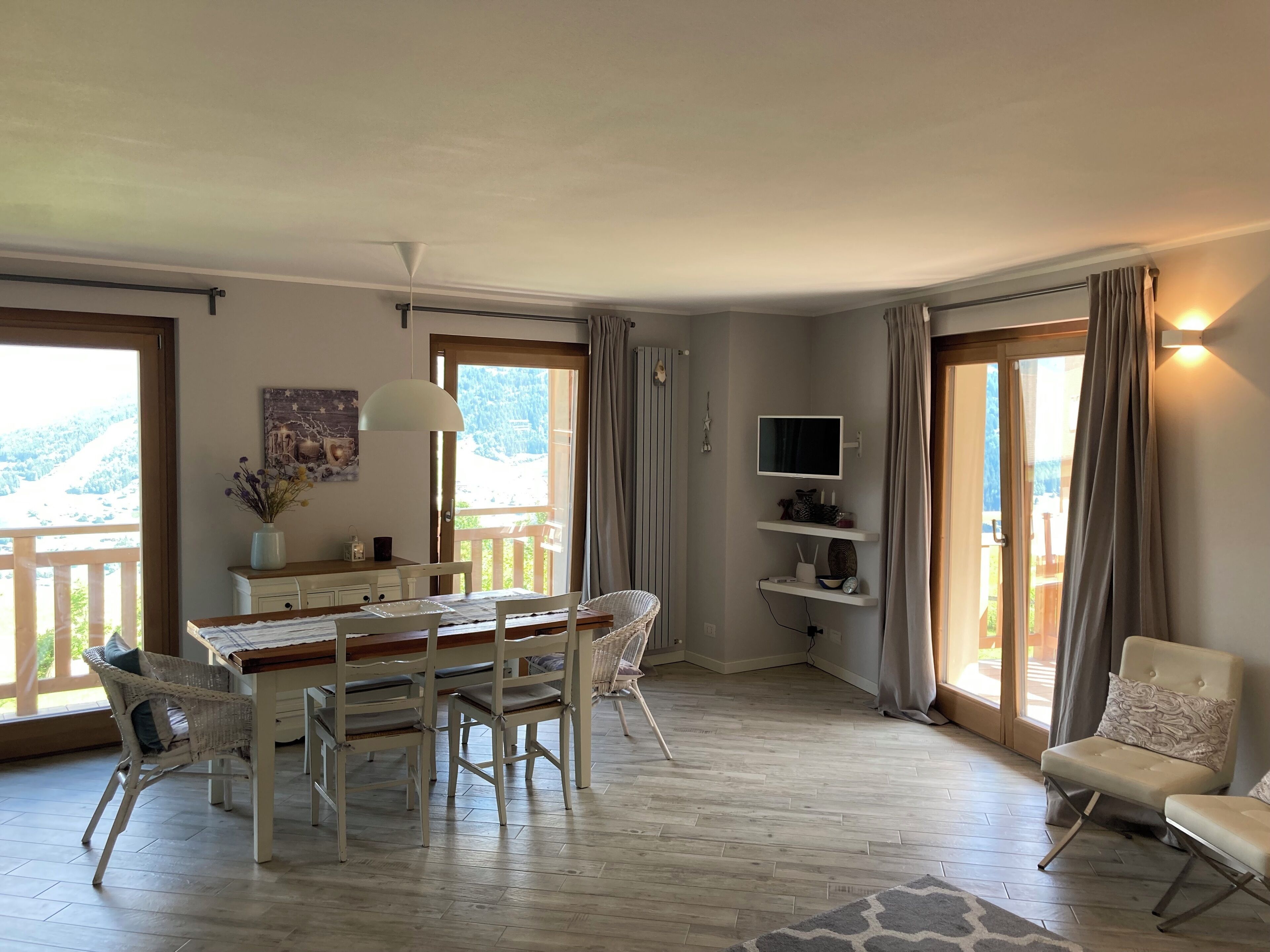 Fernseher, Stereoanlage