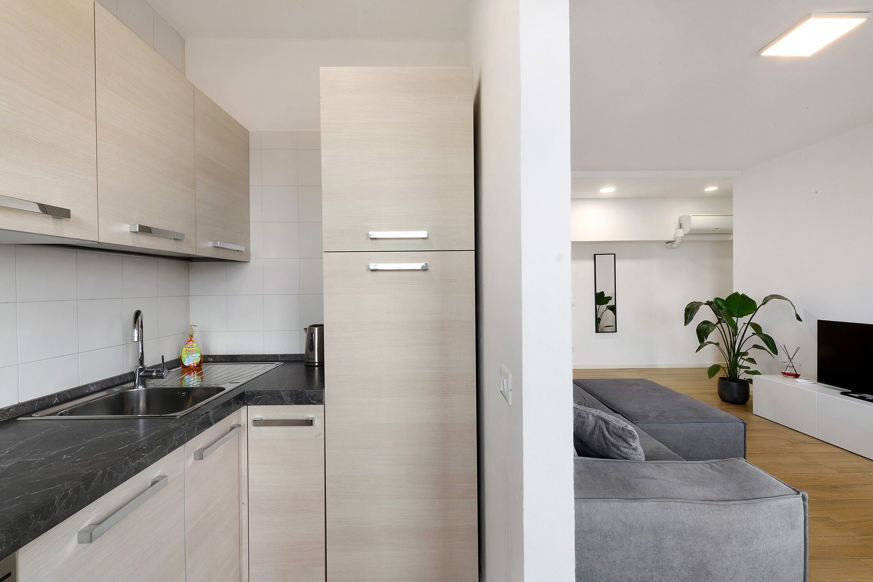 Kühlschrank, Ofen, Herdplatte, Geschirrspüler