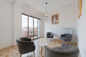 Interior - Room 'Enza 1' with Wi-Fi (Bergamo)