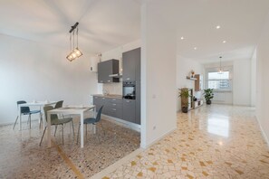 Interior - Room 'Enza 1' with Wi-Fi (Bergamo)