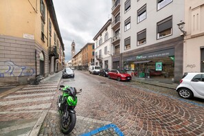 Exterior - Room 'Enza 2' with Wi-Fi (Bergamo)