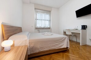 1 bedroom, WiFi, bed sheets - Room 'Enza 2' with Wi-Fi (Bergamo)