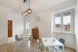 Dining - Room 'Enza 2' with Wi-Fi (Bergamo)