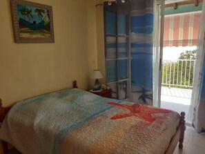 2 bedrooms, iron/ironing board, internet, bed sheets - Accommodation overlooking the caribbean (Deshaies)