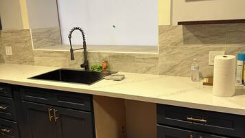 Toallas, jabón, papel de baño