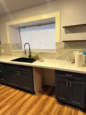 Towels, soap, toilet paper - Amazing 3-bedroom house with AC in Aberdeen (Aberdeen)