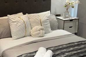 2 quartos, ferros/tábuas de passar roupa, Wi-Fi de cortesia