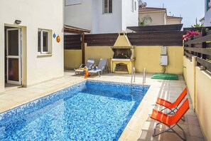Pool - Villa Amber Cyprus - Two Bedroom Villa, Sleeps 6 (Paralimni)