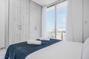 3 bedrooms, WiFi, bed sheets