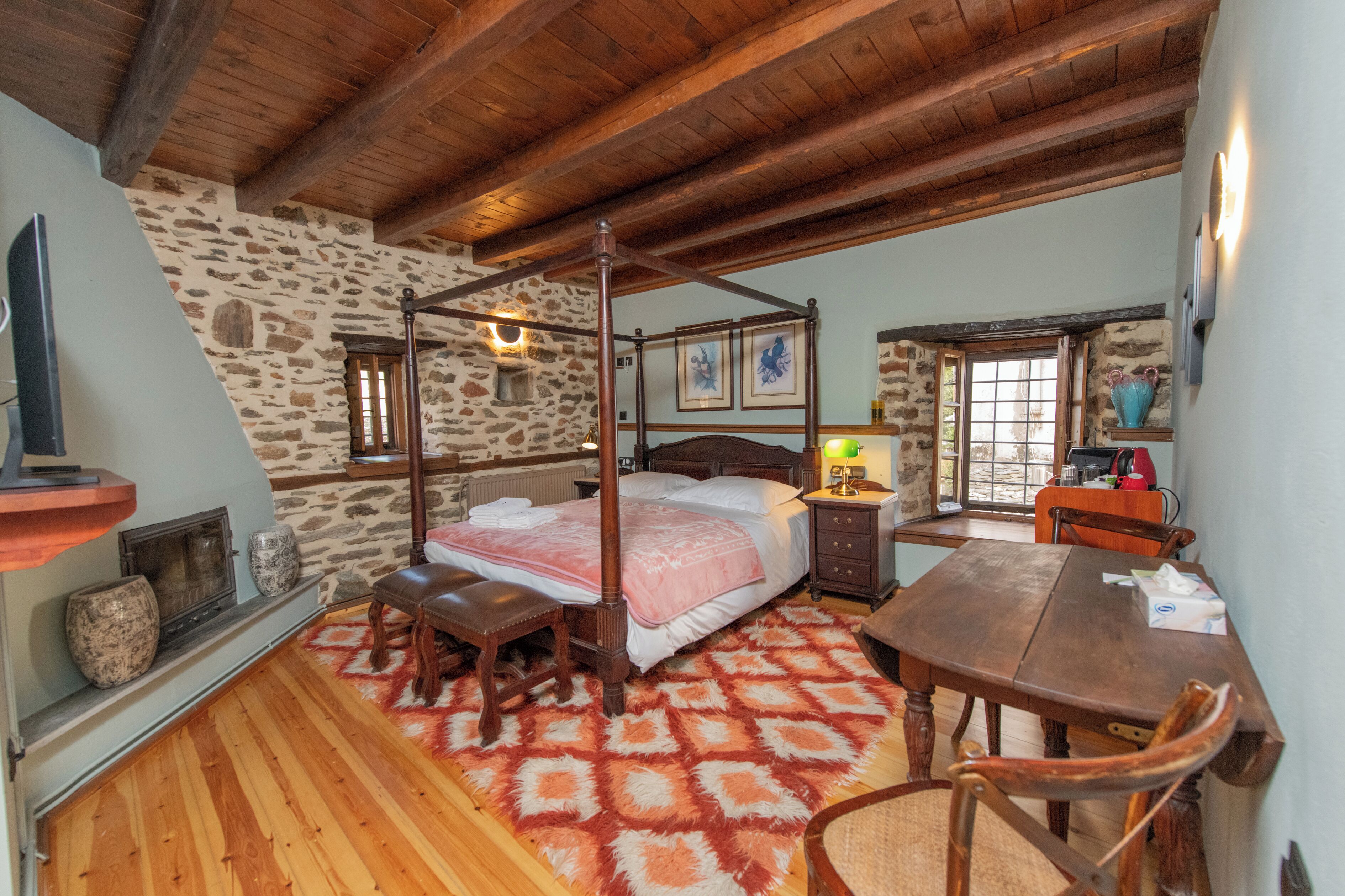 Habitació Deluxe | Caixa forta a l'habitació i escriptori 