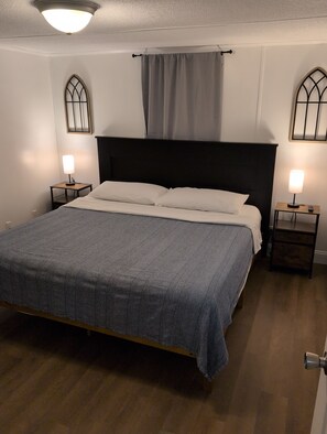 2 dormitorios, cuna de viaje, wifi gratis y ropa de cama