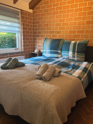 1 Schlafzimmer, Bügeleisen/Bügelbrett, kostenloses WLAN, Bettwäsche