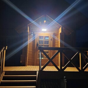 المنشأة من الخارج