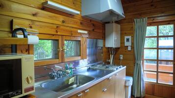 Family Villa, 3 Bedrooms, Mountain View, Lakeside | Private kitchen | Fridge, microwave, oven, stovetop