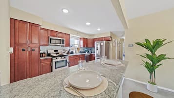 微波炉、烤箱、炉灶、洗碗机