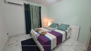 Iron/ironing board, internet, bed sheets