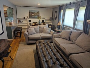 Smart TV, fireplace
