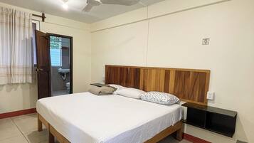 Basic-Doppelzimmer, 1 King-Bett, Nichtraucher | Kostenloses WLAN