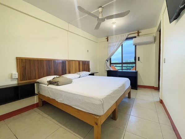 Basic Double Room, 1 King Bed, Non Smoking | Free WiFi - Bacanda Hotel (Puerto Escondido)